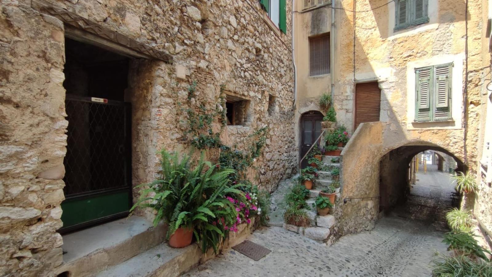 Charmant Appartement De Village Renove Gorbio Kültér fotó